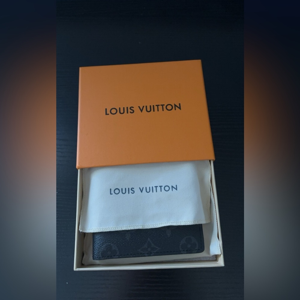 LOUIS VUITTON Black/Gray Wallet